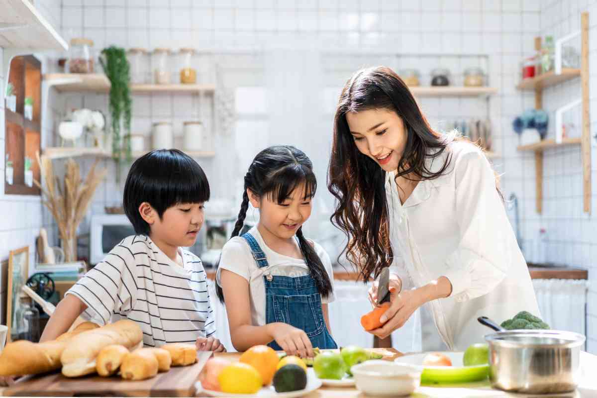 How to Teach Your Child Basic Cooking Skills